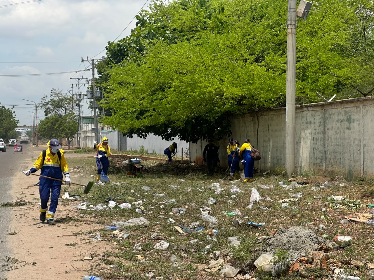 Cercano a Mercamara: Despliegan jornada de saneamiento ambiental en el distribuidor La Chinita