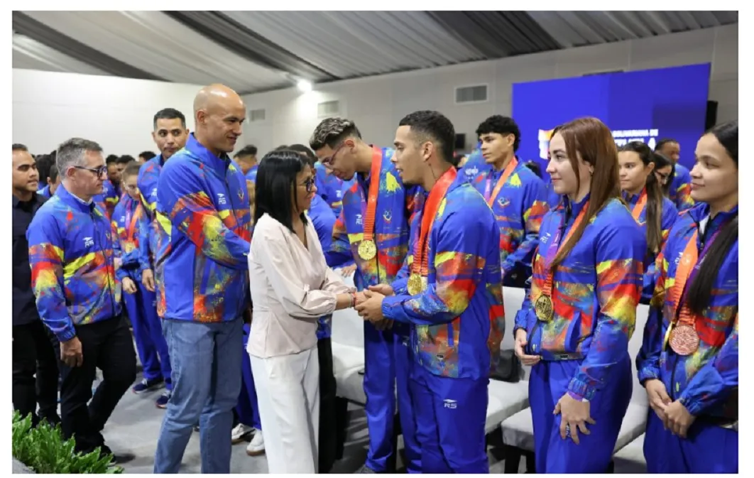 Presidenta Delcy dio reconocimiento a delegación que nos representó en Suramericanos de Argentina