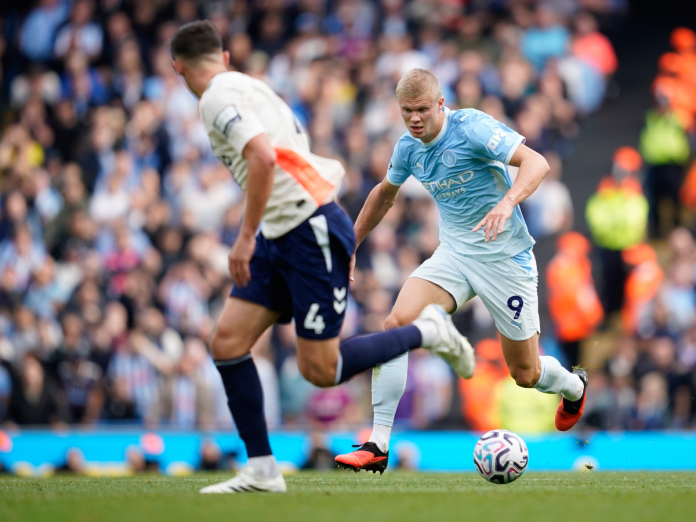 Manchester goleó al Liverpool en la Premier League