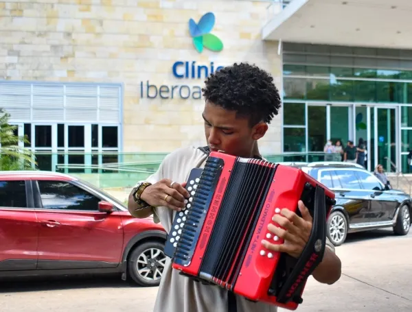 ¡LLORA EL VALLENATO! El acordeón y su melodía acompañan y oran por Kbeto