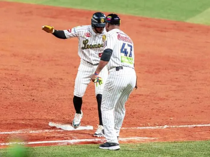 Lleones afiló sus garras con Magallanes y lo apaleó 10 por 1