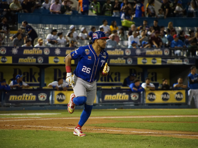 Yangervis Solarte lo hizo todo por La Guaira y Magallanes naufragó en su puerto